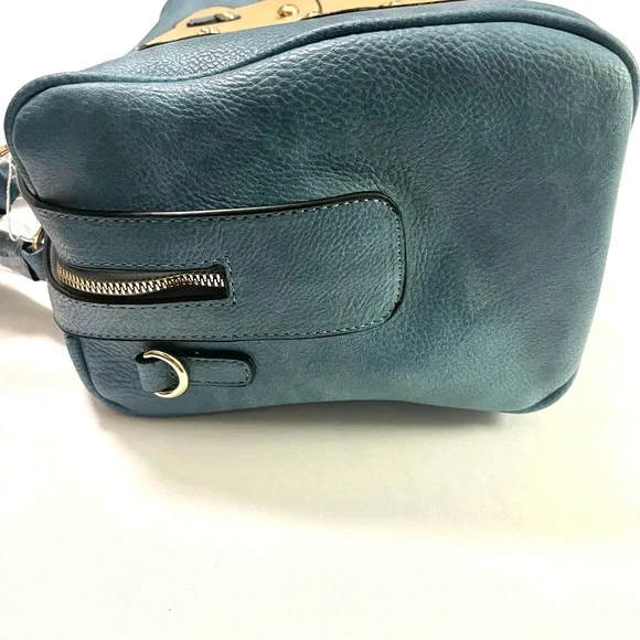 Winking Bear Crossbody and Wristlet Wallet 3 Piece Bundle - New - Picture 6 of 16